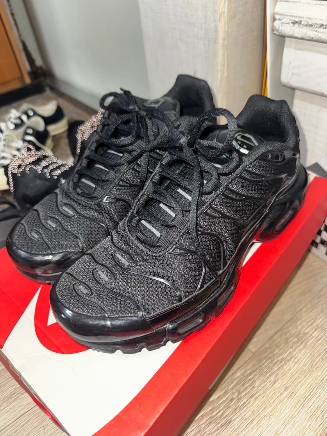 나이키 에어팩스 플러스 트리플 블랙 265 상품이미지1