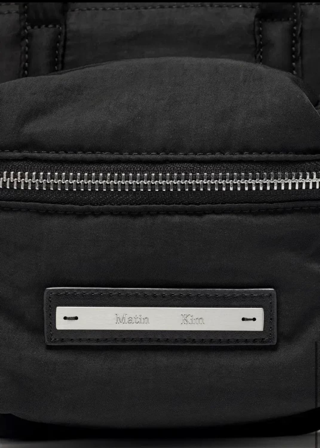 (새제품) 마뗑킴 - 패디드 나일론 빅포켓 미니백 블랙 상품이미지5