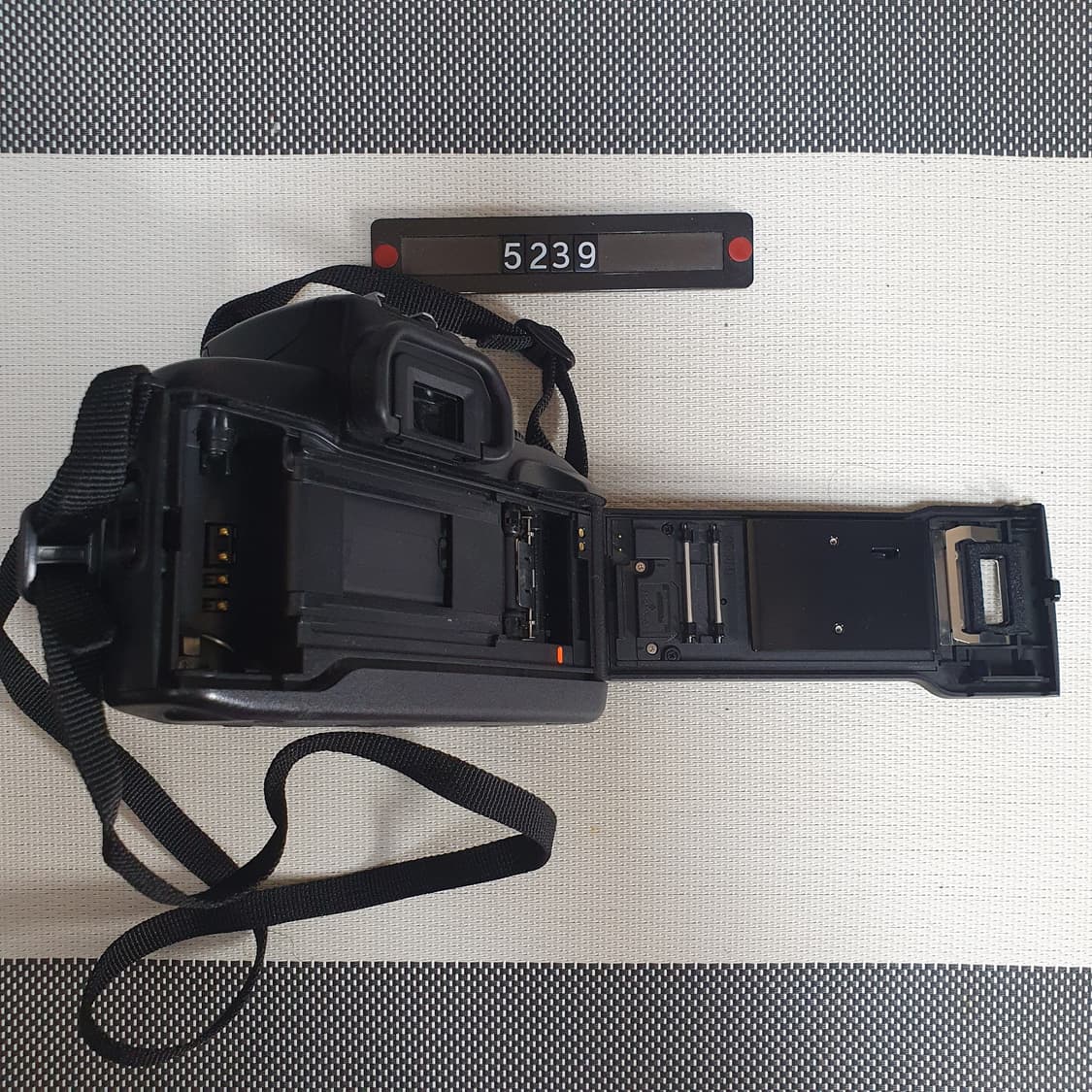 캐논 EOS 750 QD 필름카메라 35~70 줌렌즈 장착 상품이미지6