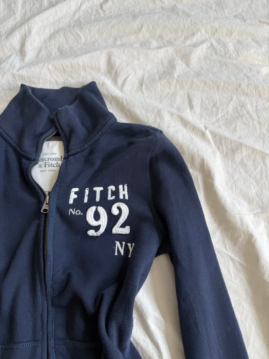 네이비 아베크롬비 y2k 2000’s 세미크롭 딱붙 투웨이집업 상품이미지3