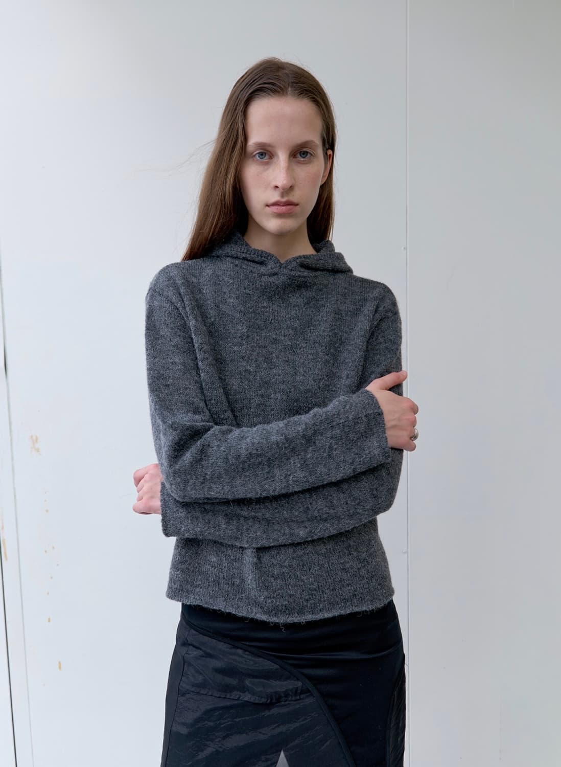 파이카 HAIRY HOODED KNIT TOP (charcoal) 상품이미지2