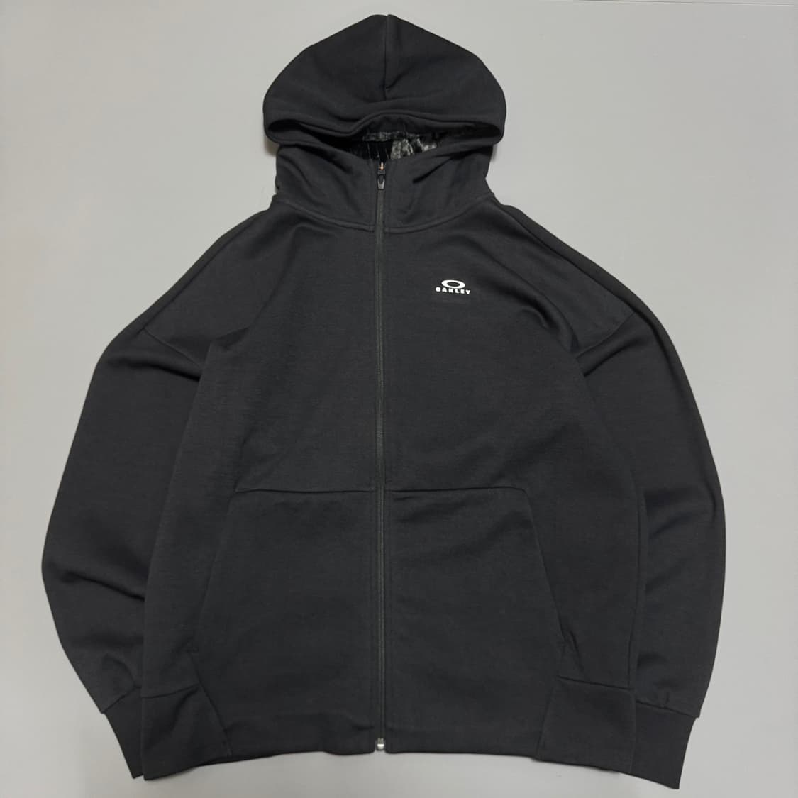오클리 블랙컬러 폴리에스터 혼방 테크 서클로고 뉴버전 후드 집업 자켓 상품이미지7