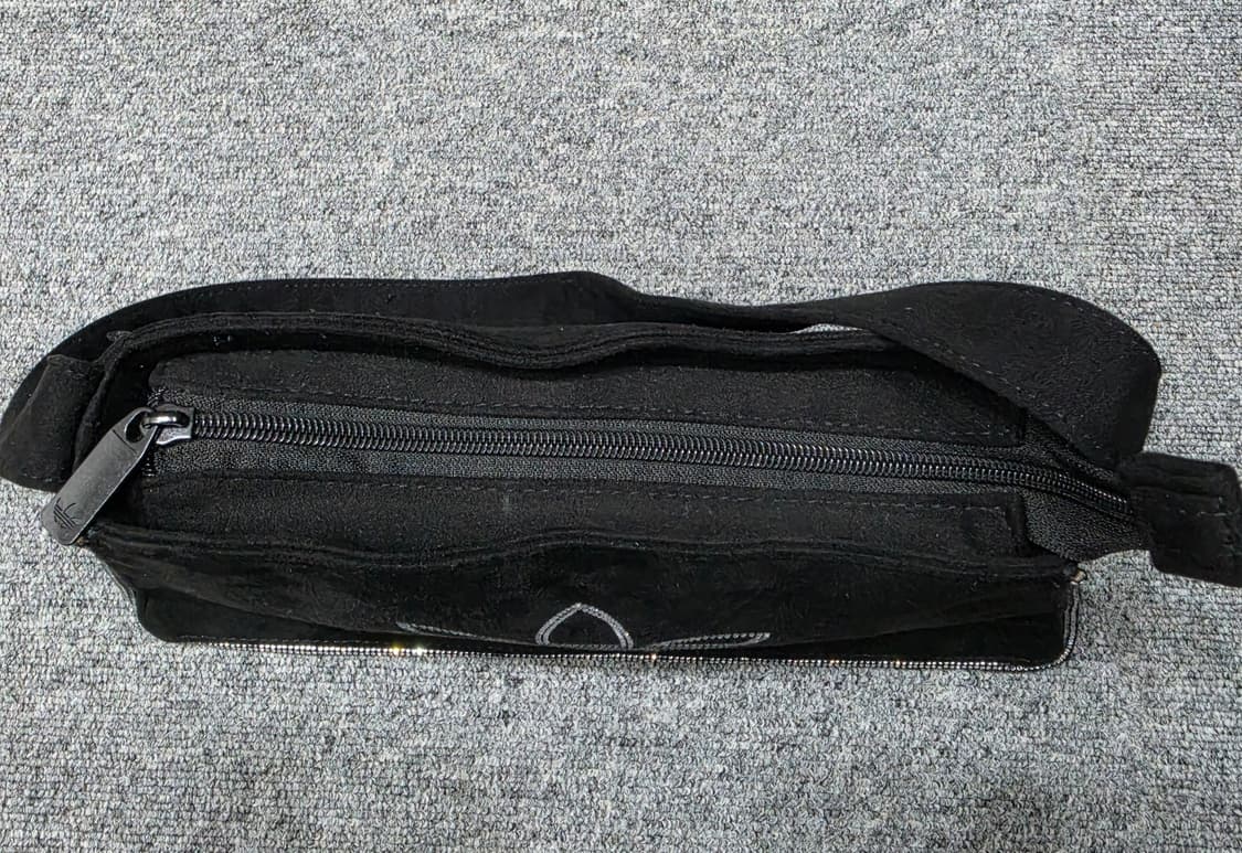 아디다스 라인스톤 스웨이드 숄더백 가방 상품이미지4