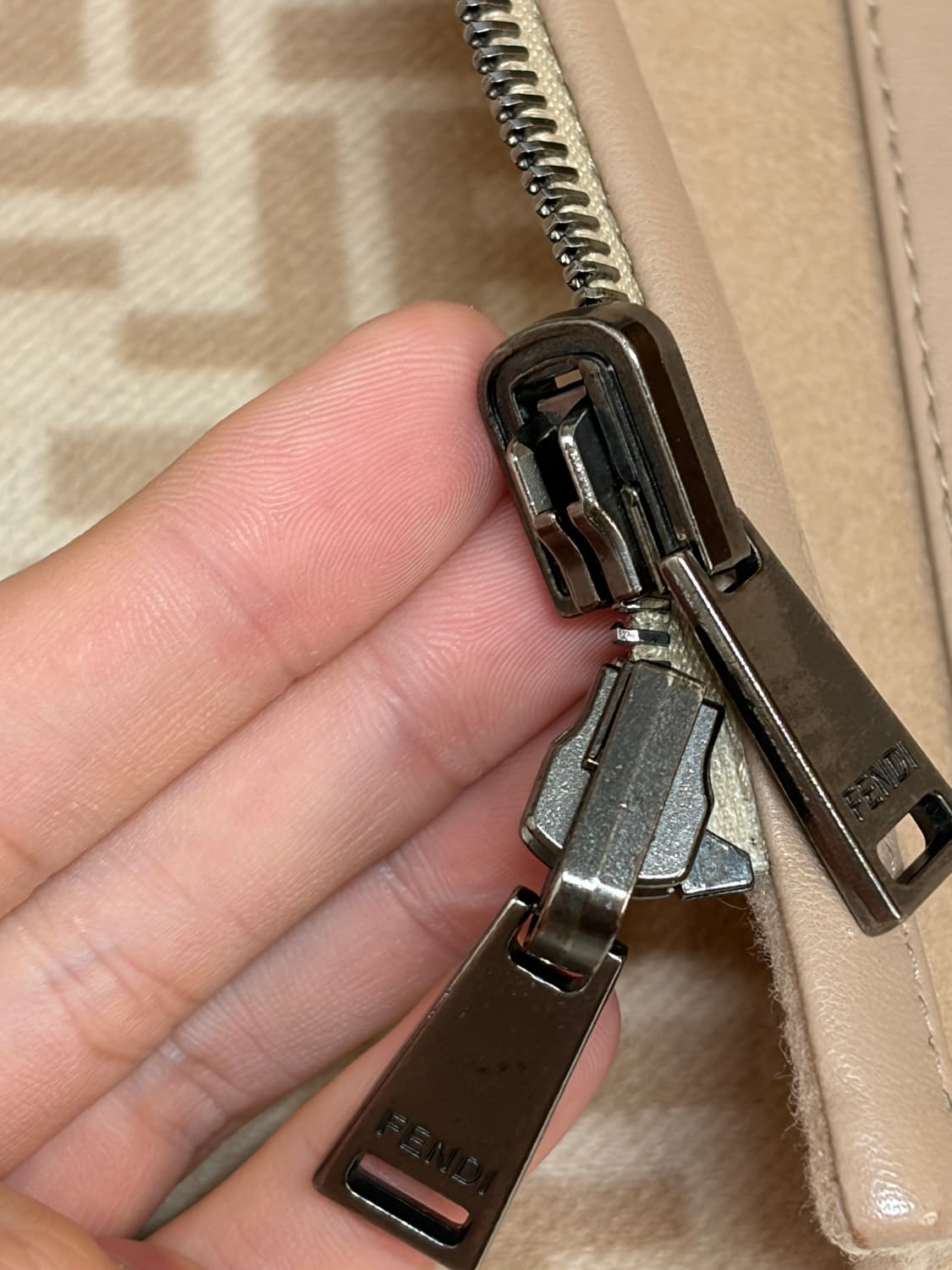 (새거급) 펜디 리버시블 여성 울 자켓 40 펜디 여성 리버시블 자켓 상품이미지3