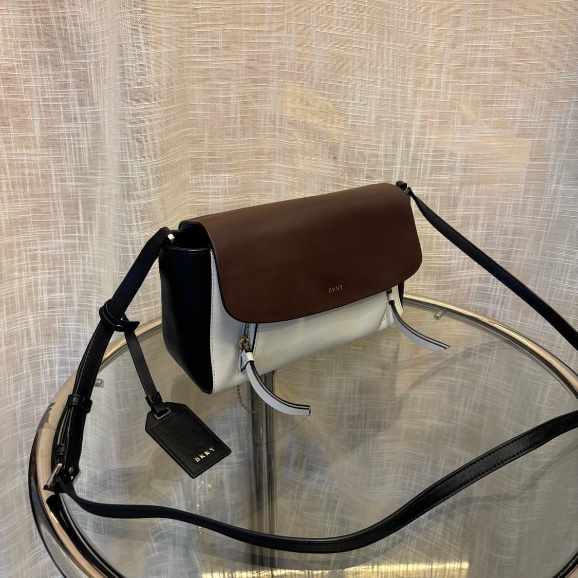 정품 DKNY 가죽 크로스백     상품이미지3