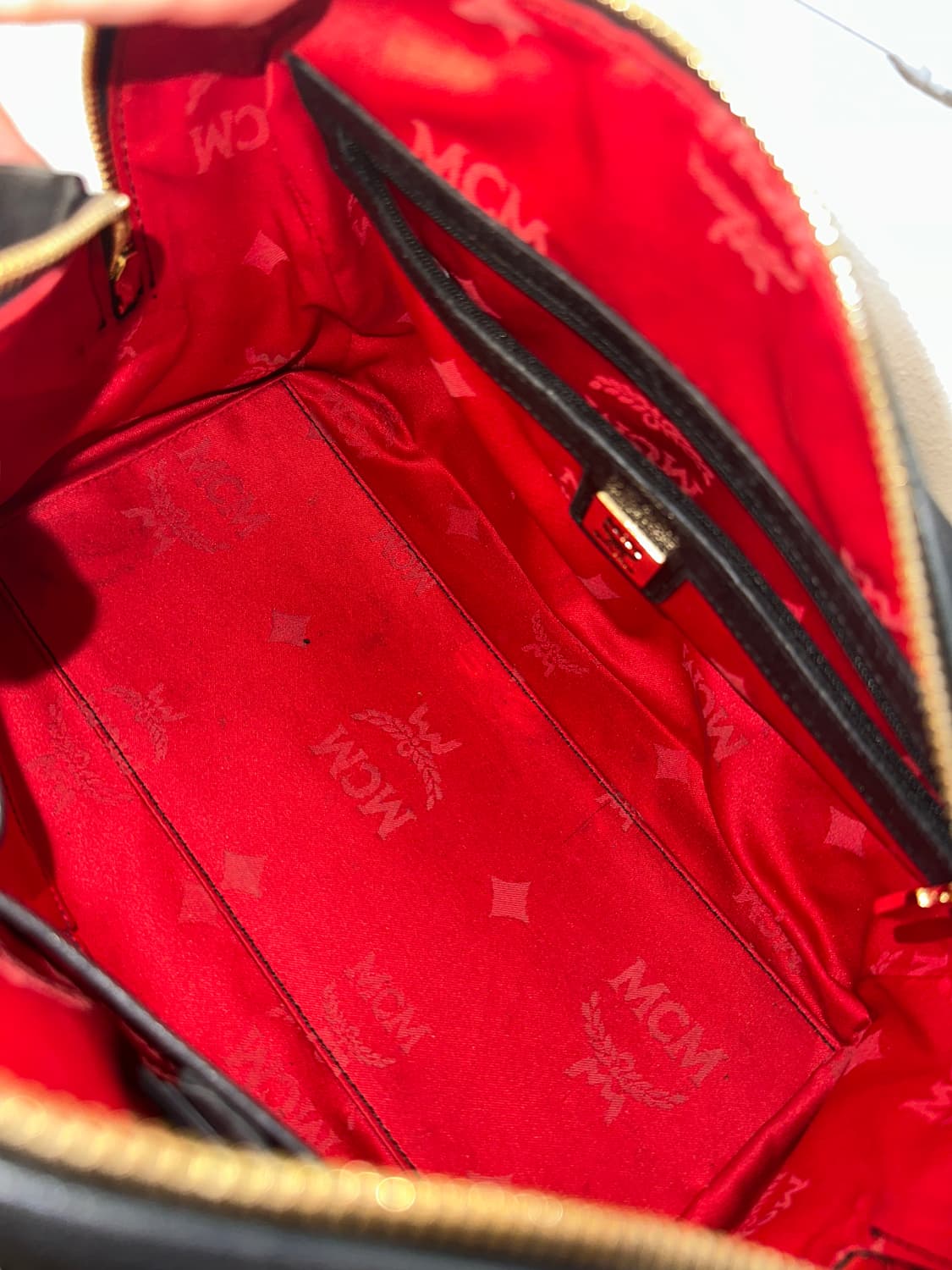 성주택)MCM 토트백 블랙 금장 인보이스(매장탭) 상품이미지6