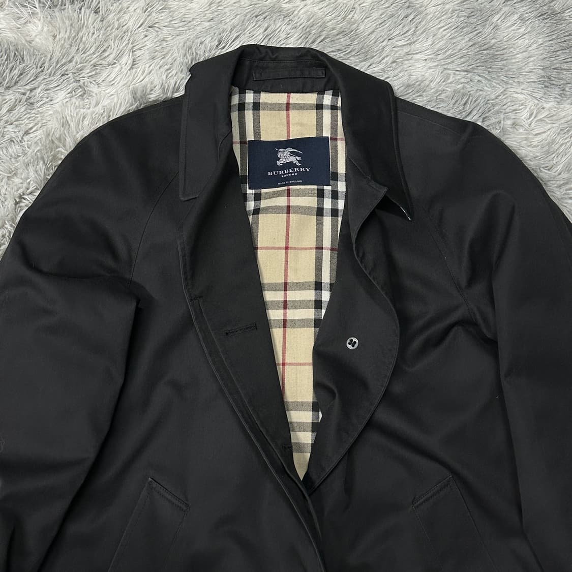 버버리 여성 블랙 트렌치코트  상품이미지2