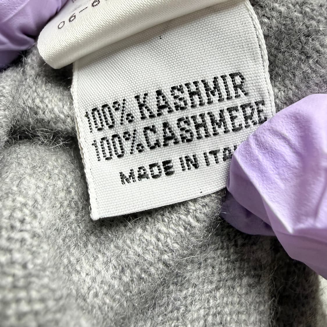 [캐시미어 100%] 드레이프 언발 그레이 니트 탑 상품이미지9