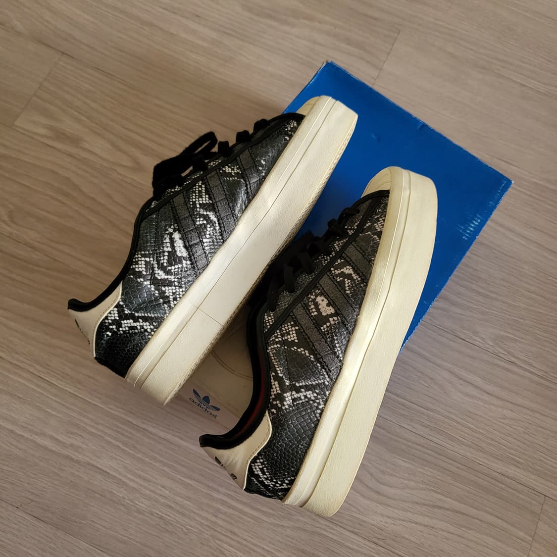 아디다스 슈퍼스타 뱀피(230) 상품이미지4
