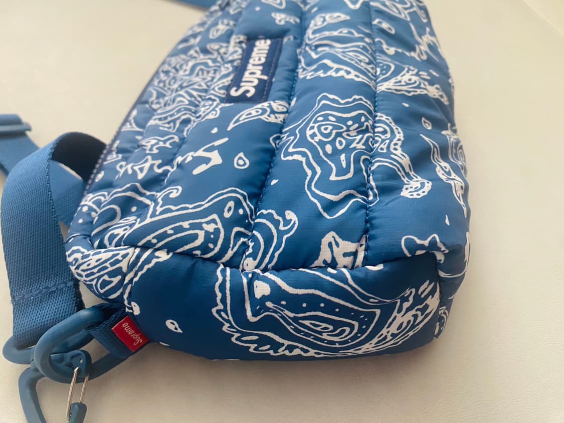슈프림 퍼퍼 사이드백 블루 페이즐리 22fw 상품이미지2