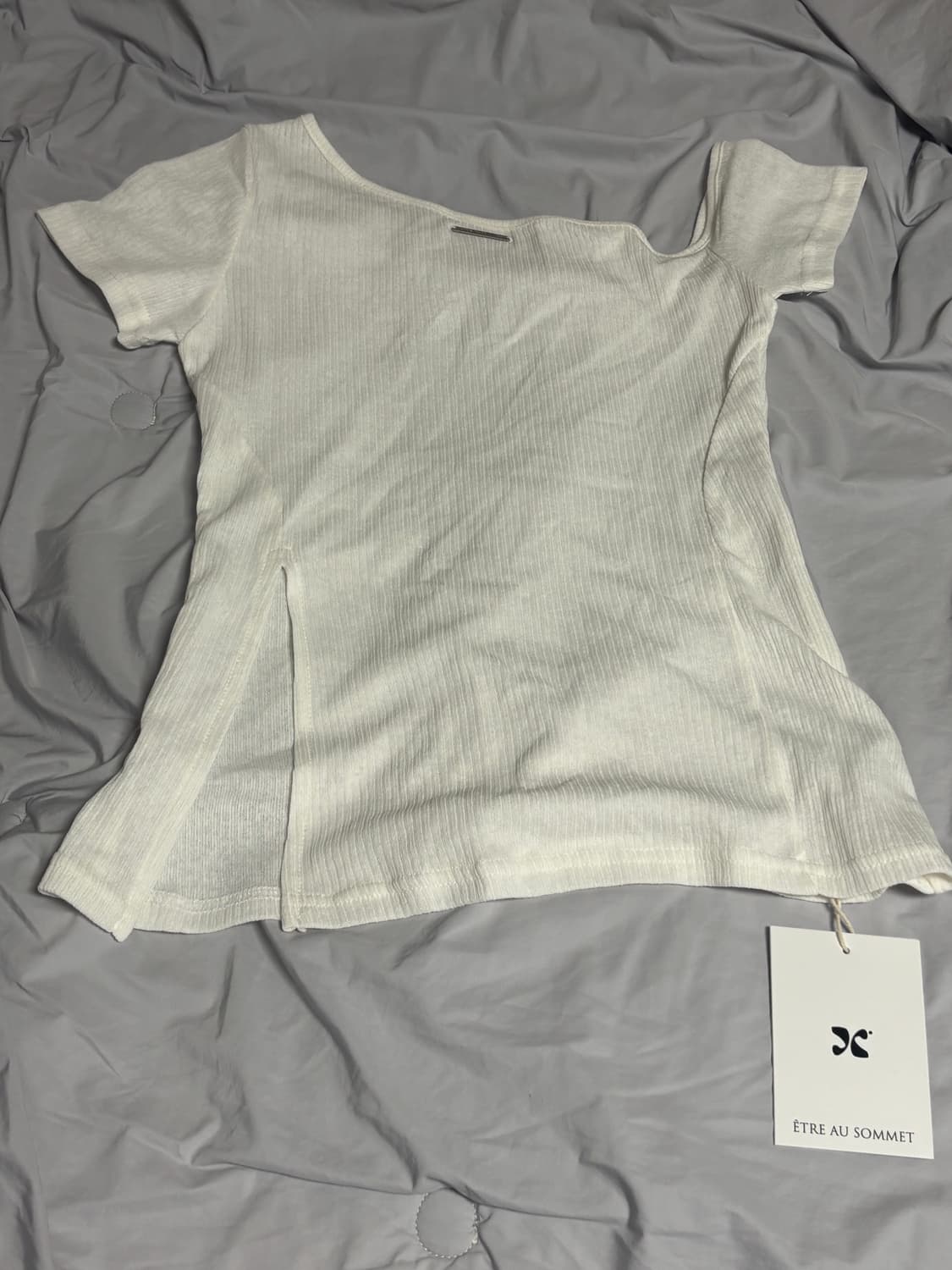 택o 에트오소메 원숄더 베이직 슬릿 탑 상품이미지2