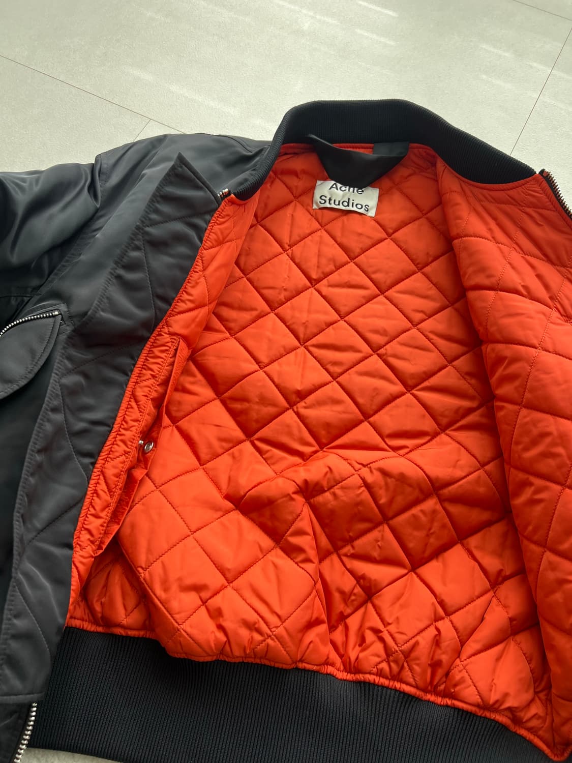 아크네 마키오 MA-1 자켓 블랙 46 상품이미지5