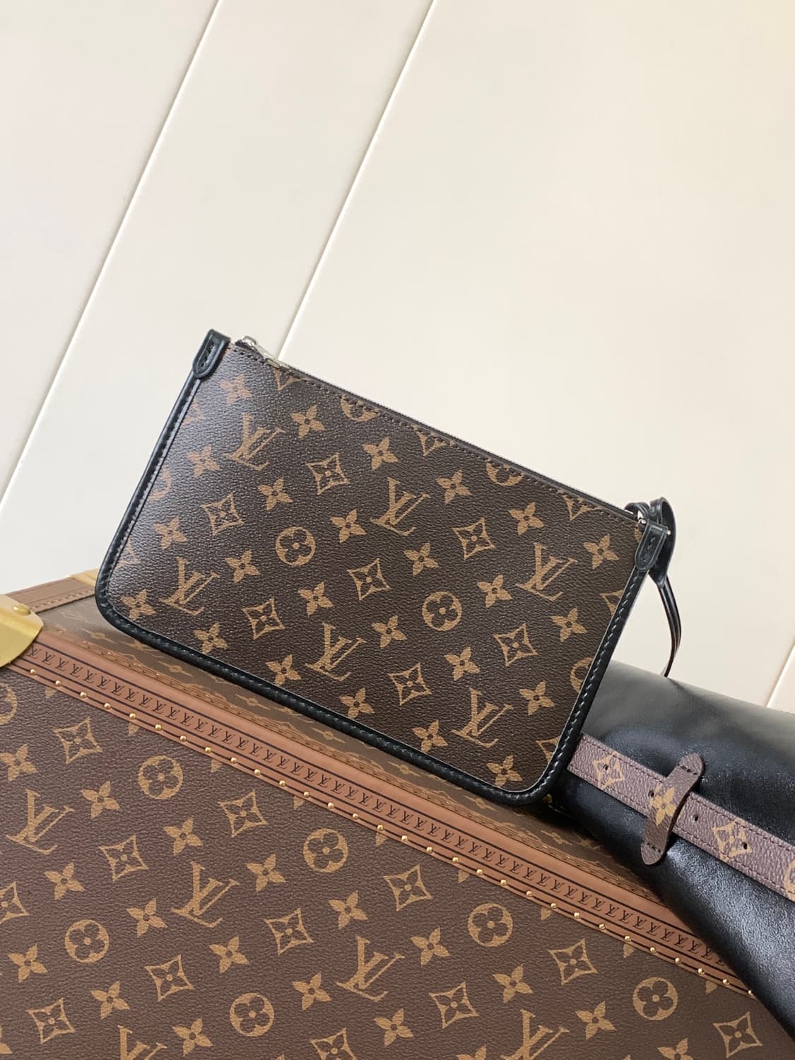 루이비통 M25143 CarryAll Dark 상품이미지3