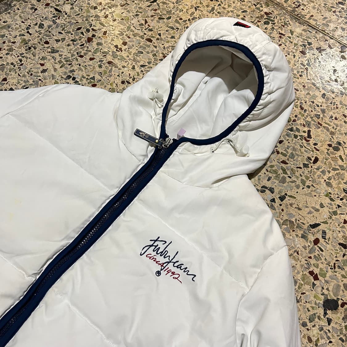 푸부(FUBU) 올드스쿨 화이트 숏패딩 상품이미지2