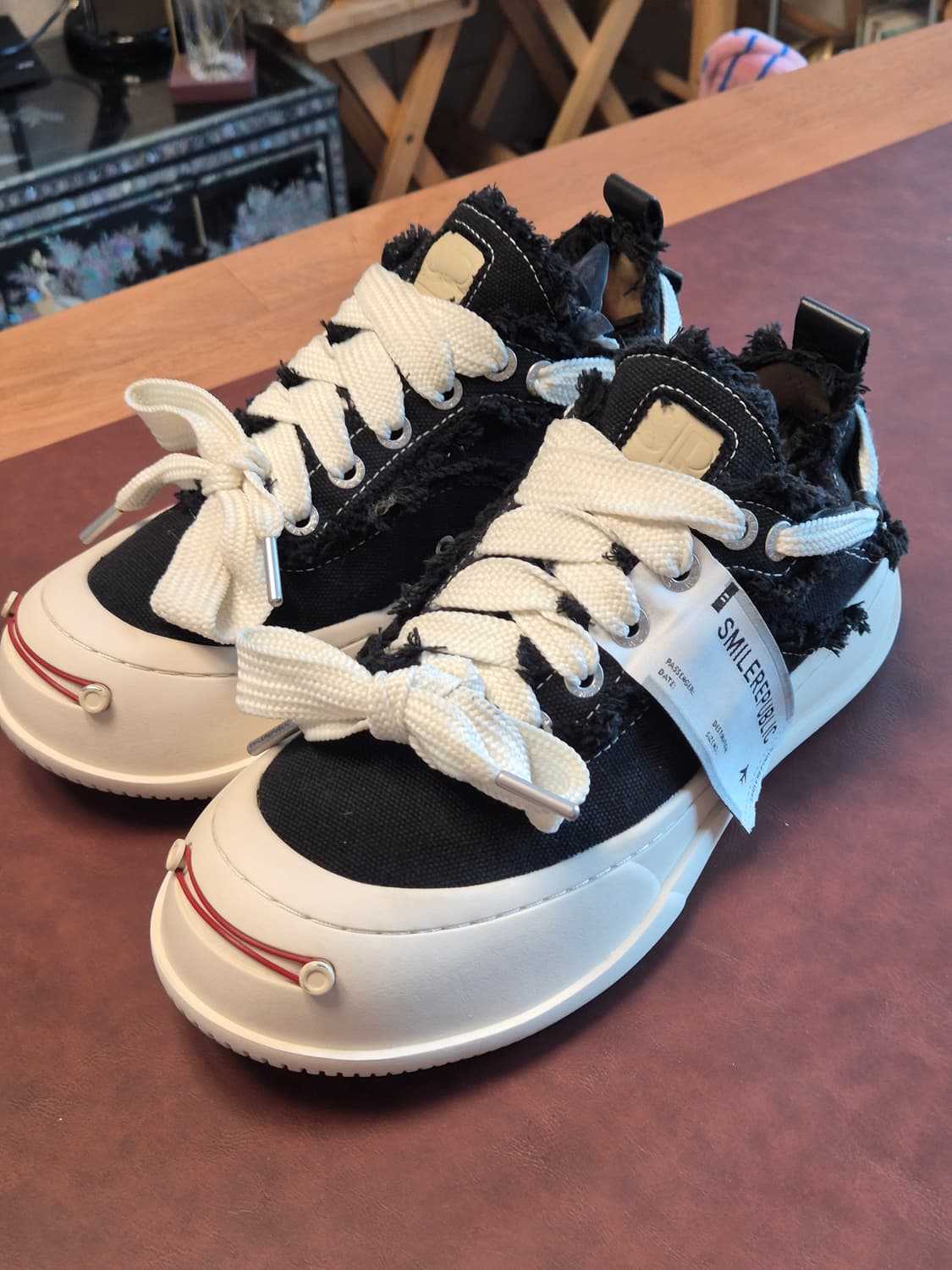 실착용1회 250(41) 스마일리퍼블릭 블랙 화이트 검흰 상품이미지3