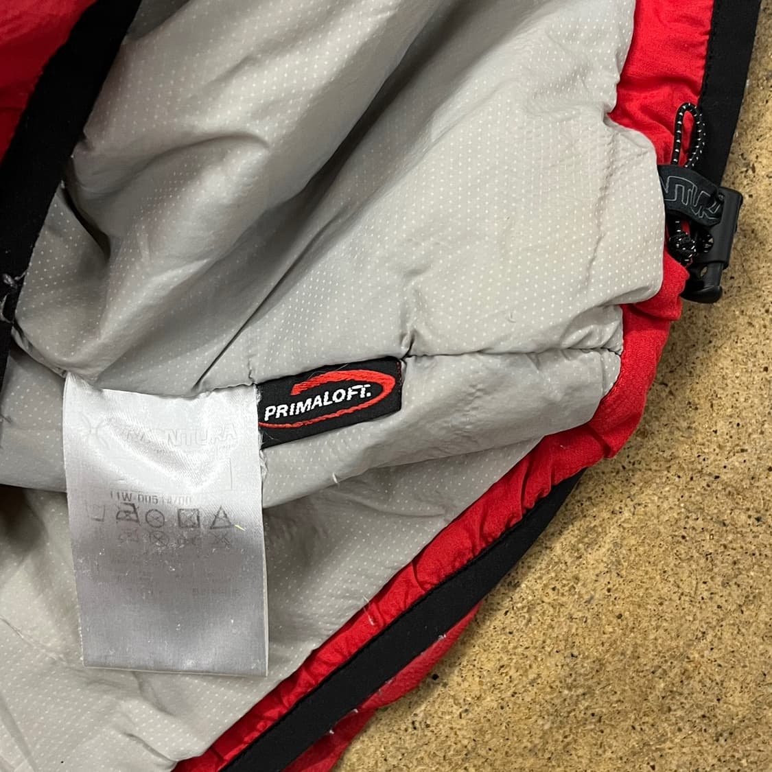 [정품/M] 몬츄라 레드 경량 패딩 b16 상품이미지6