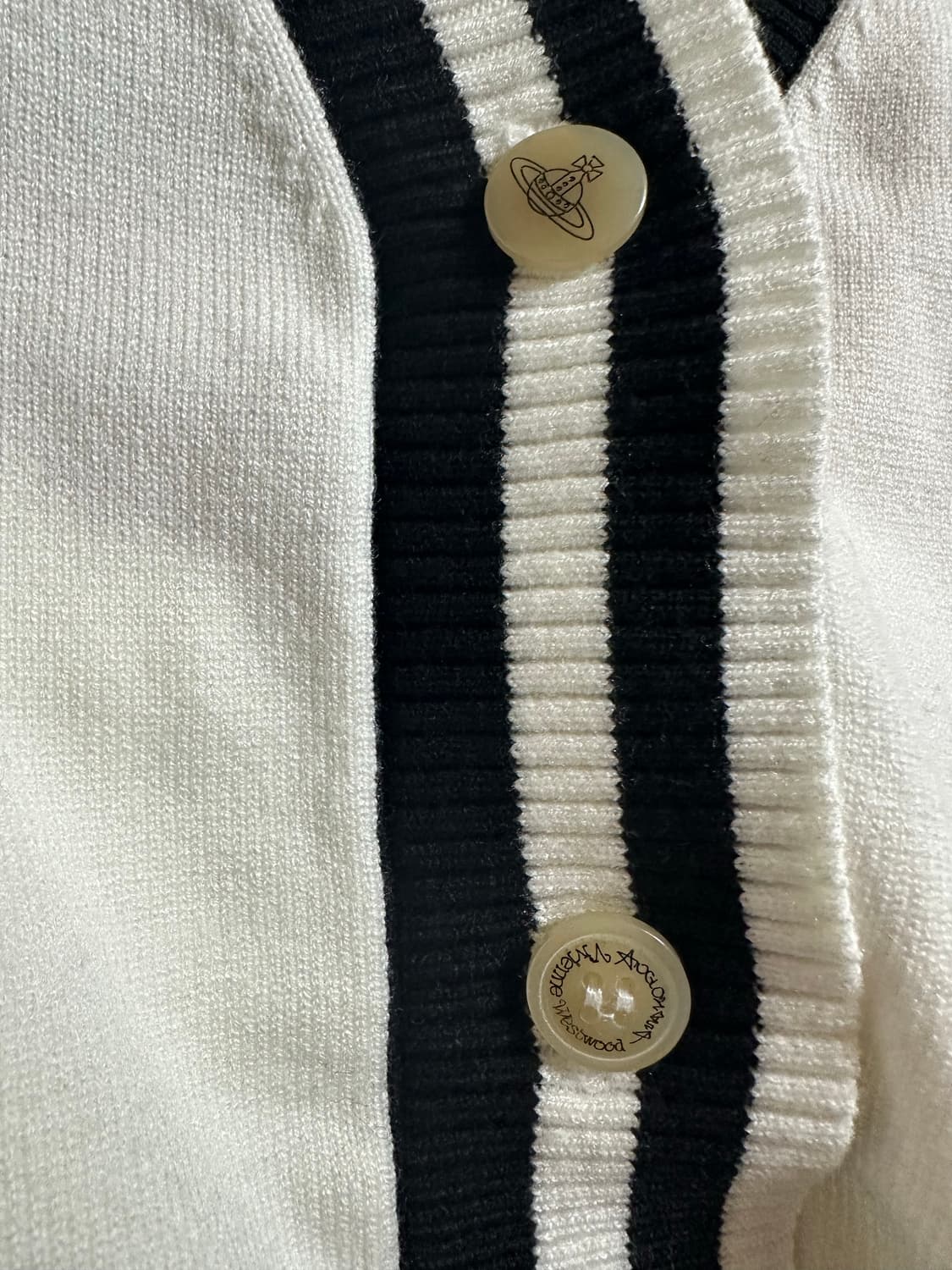 비비안웨스트우드 울 가디건 정품 상품이미지5