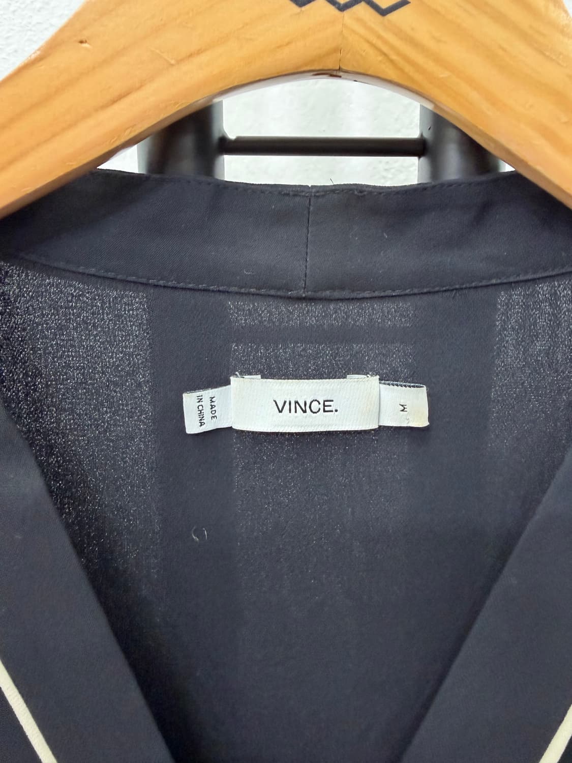 정품) Vince 빈스 블랙 배색 블라우스 셔츠 M  상품이미지6