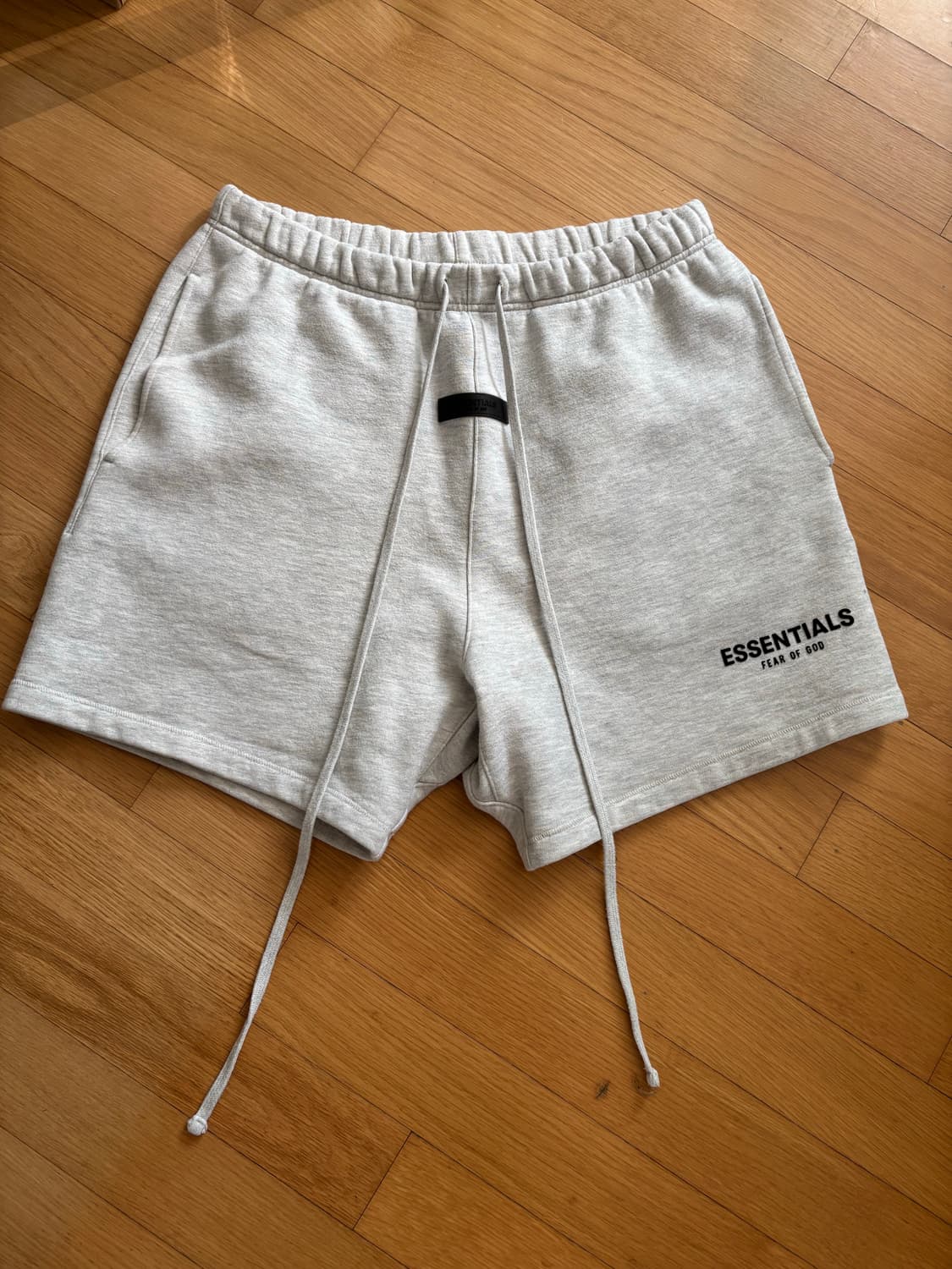 에센셜 더 코어 컬렉션 라이트오트밀 반바지 M 상품이미지1