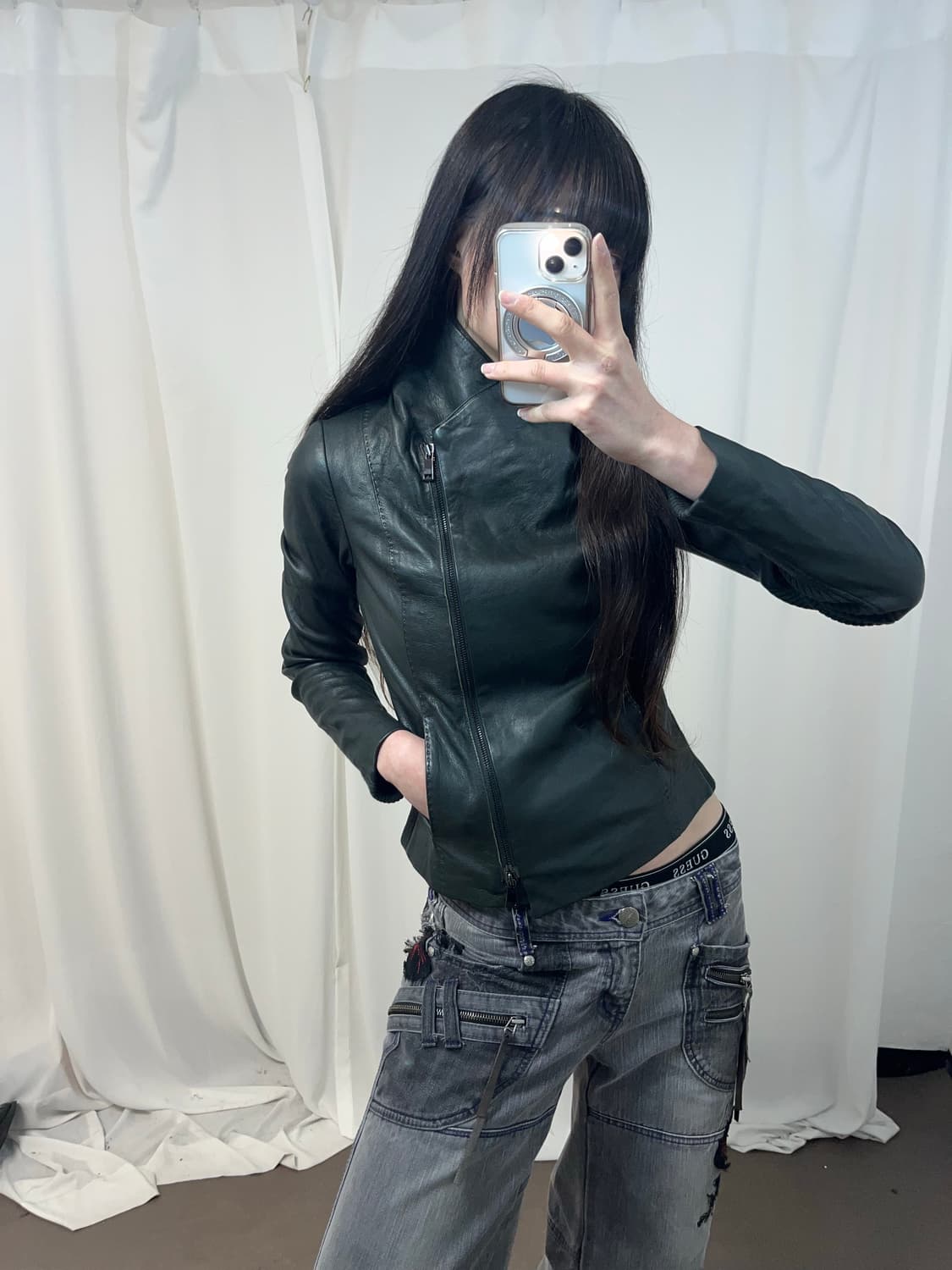 사선 지퍼 하이넥 카키 레더 자켓 상품이미지2