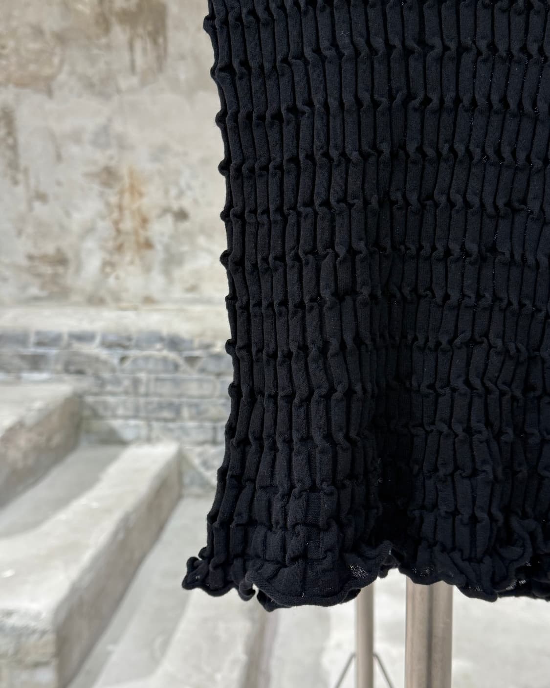 루스 블랙 리나 텍스쳐 미니 원피스 상품이미지4