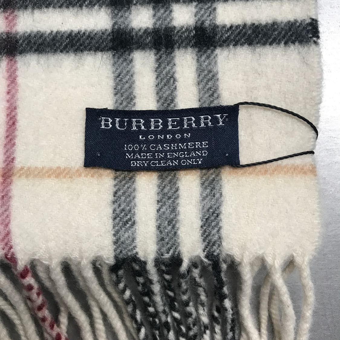 버버리 정품 캐시미어 머플러 아이보리 상품이미지4