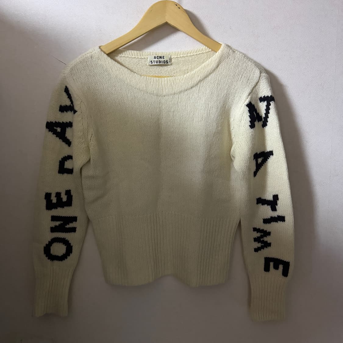 아크네스튜디오 레터링 니트 S (여성 55정도) 상품이미지6