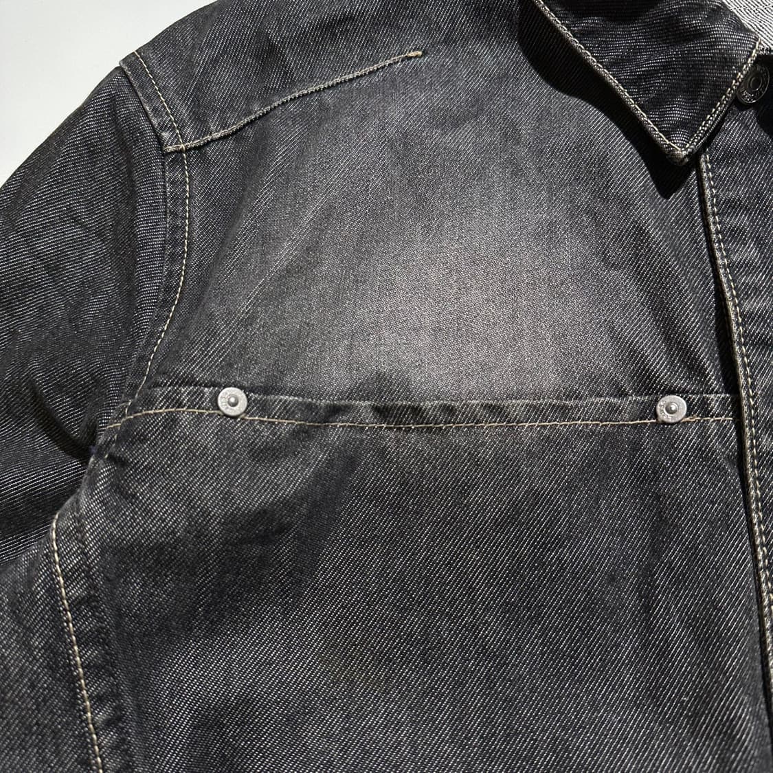 리바이스 엔지니어드 진 흑청 데님 트러커 자켓 상품이미지4