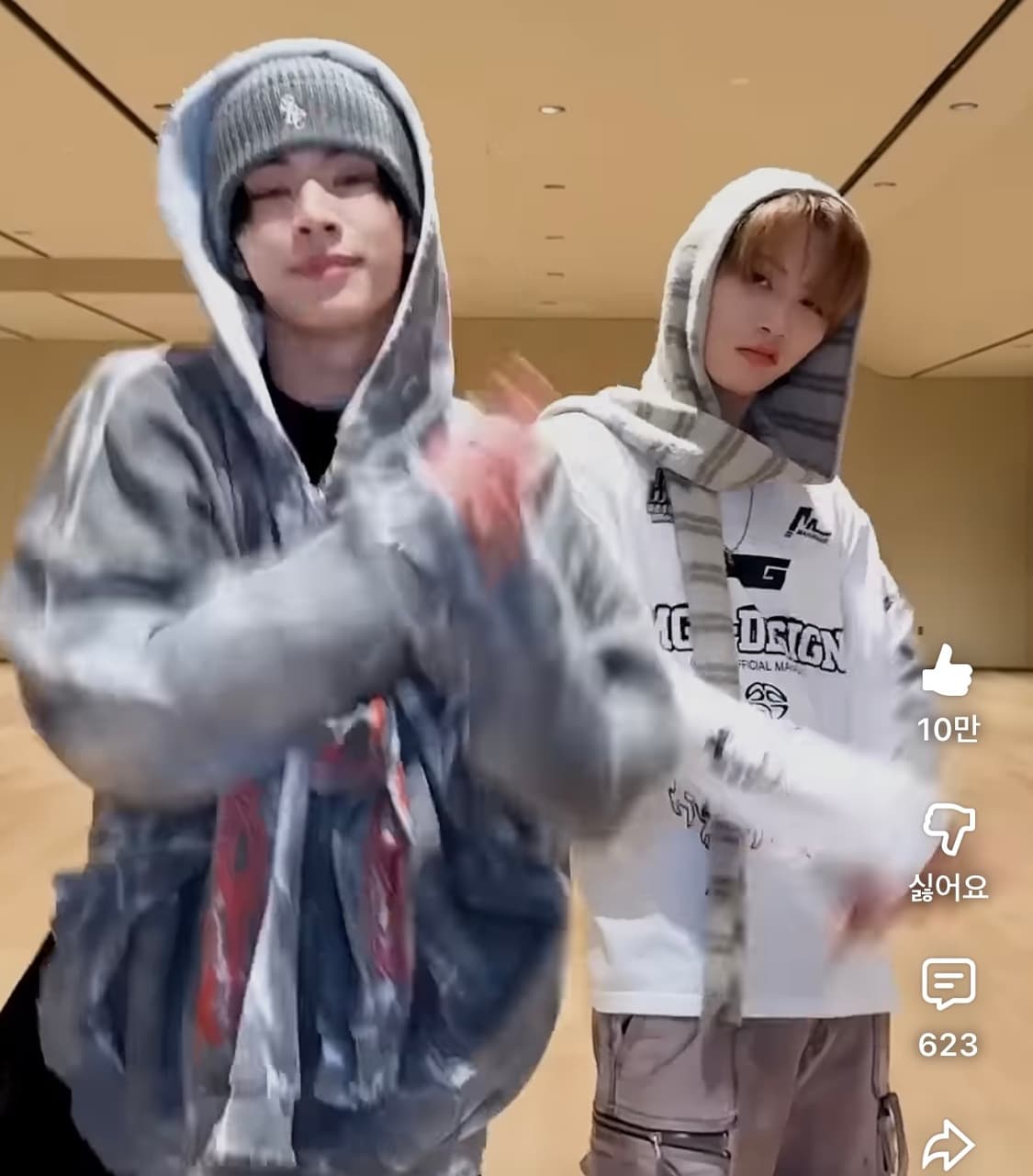 더콜디스모먼트 후드 머플러 (한태산 착용) 상품이미지3