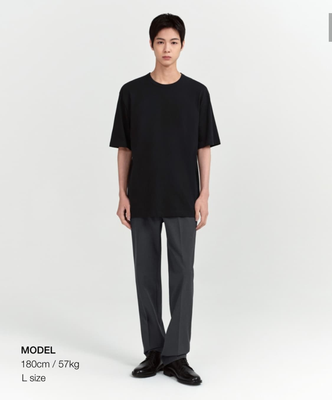 무신사 스탠다드 릴렉스핏 크루넥 티셔츠 
블랙 M 상품이미지2