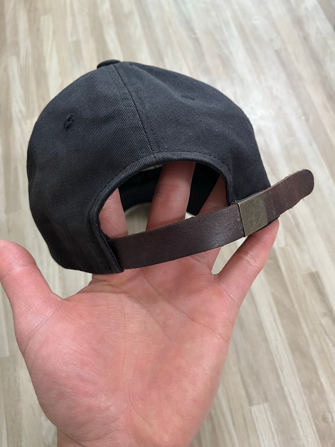 더뮤지엄비지터 모자 상품이미지2