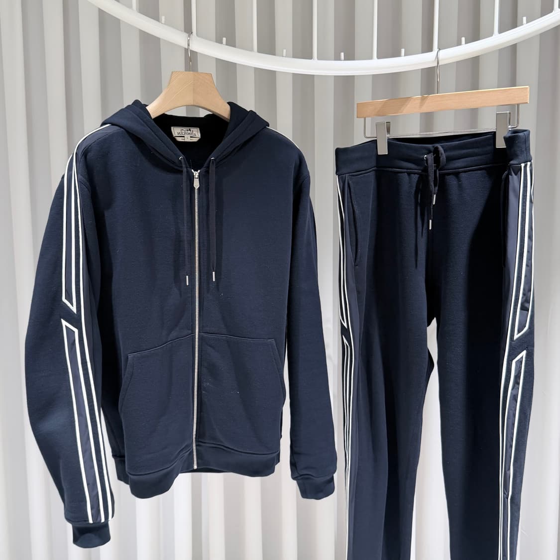 (A+/L,M) / 에르메스 런H 트레이닝 후드집업 팬츠 셋업 네이비 상품이미지1