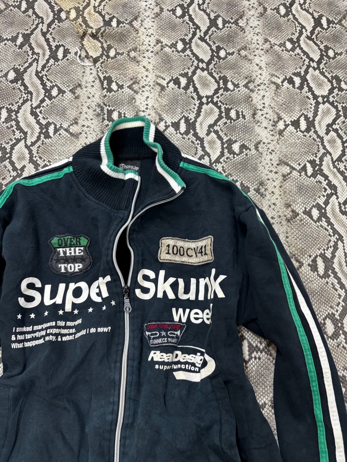 “Vintage” Y2K Kitsch Mood Zip Up 상품이미지5