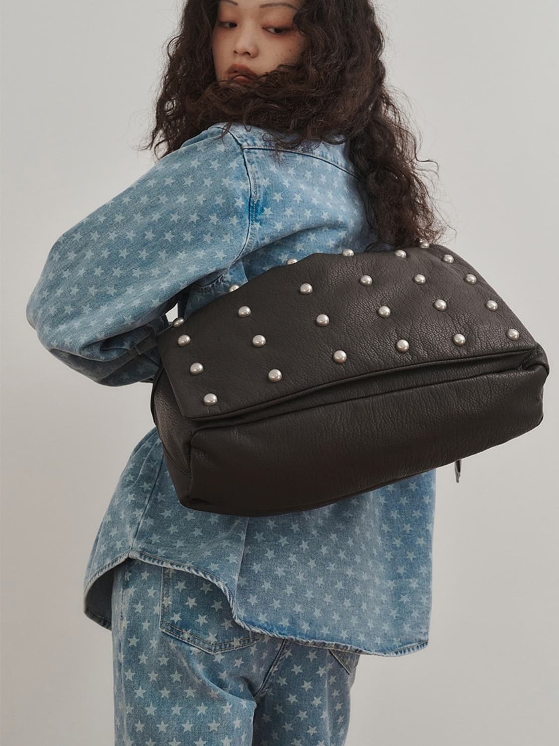 PLZPROJECT FREAKY STUD LEATHER MESSENGER 상품이미지4