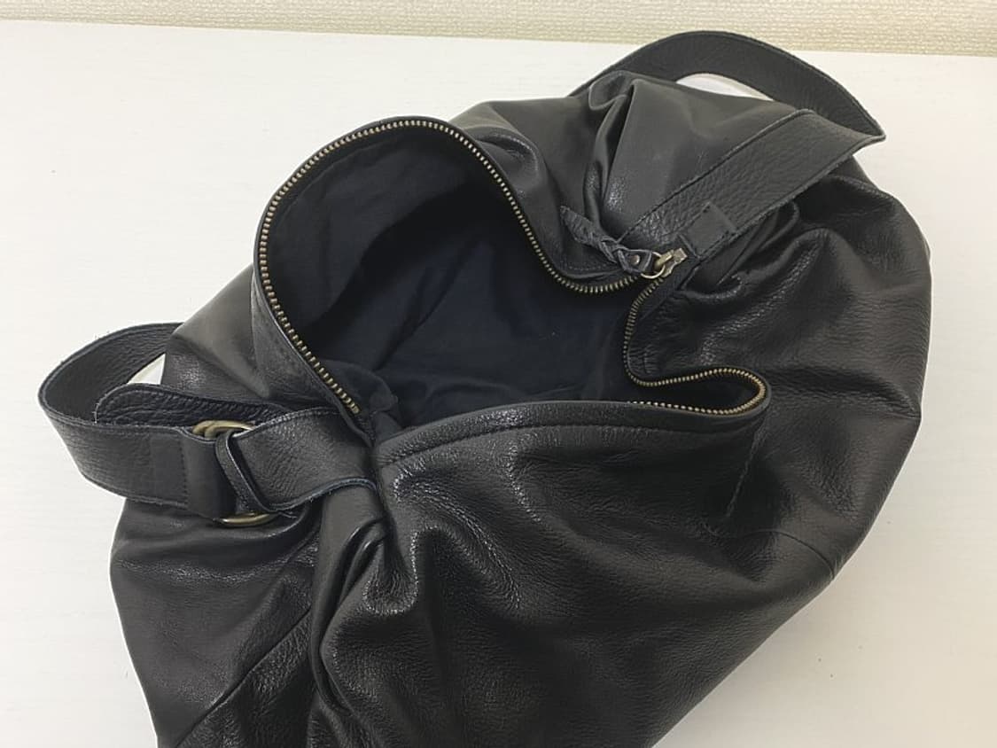 이세이미야케 플렌테이션 소가죽 숄더백 상품이미지6