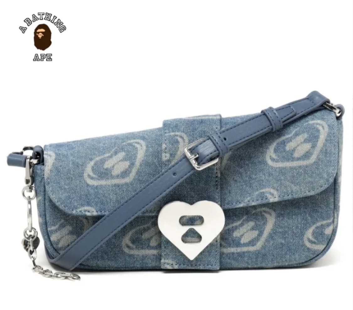 베이프 베이피 우먼스 패턴 데님 하트 숄더백 상품이미지1
