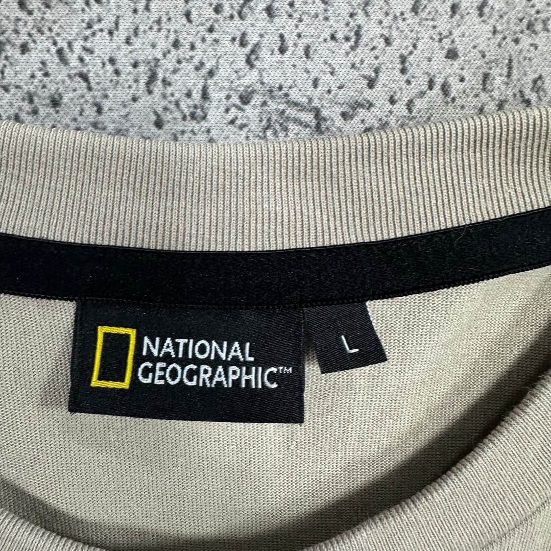 ✨ (바배) 내셔널 지오그래픽 베이지 반팔티  상품이미지3