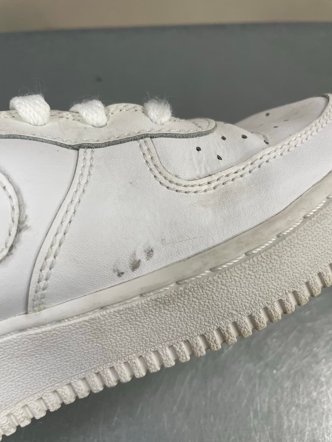 나이키 에어포스1 로우 화이트 240 상품이미지7