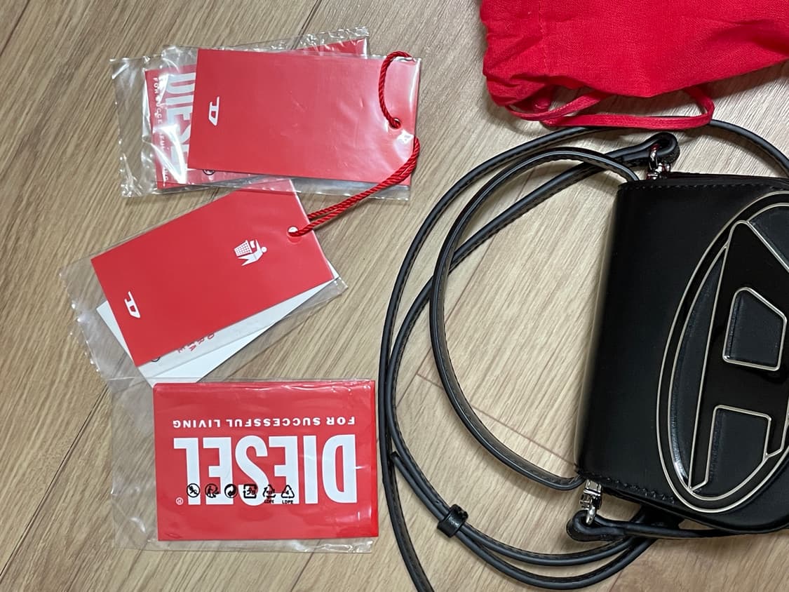 디젤 1DR 미니백 플라크 블랙 상품이미지7