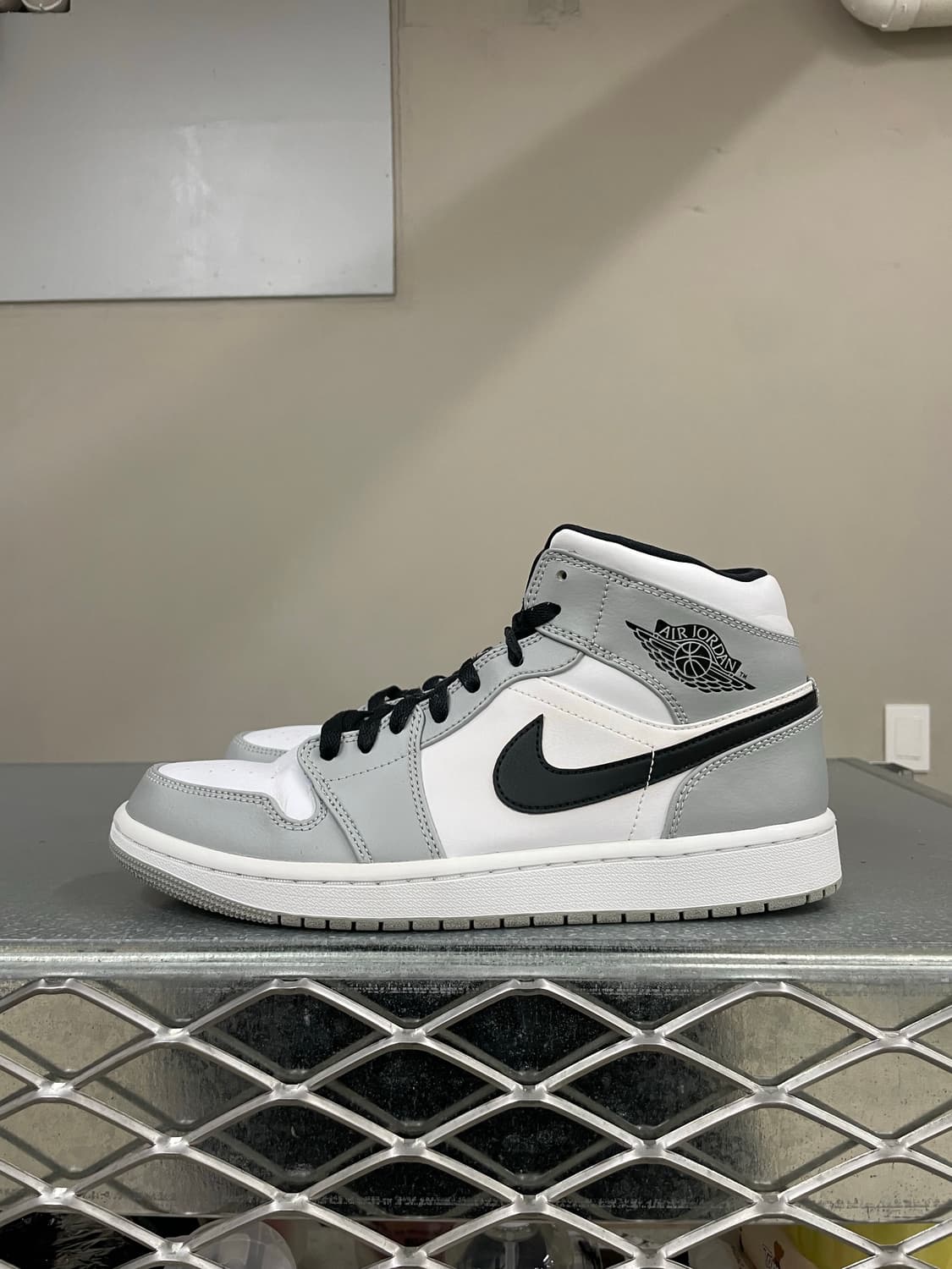 나이키 조던1 미드 라이트 스모크 그레이 270 상품이미지1