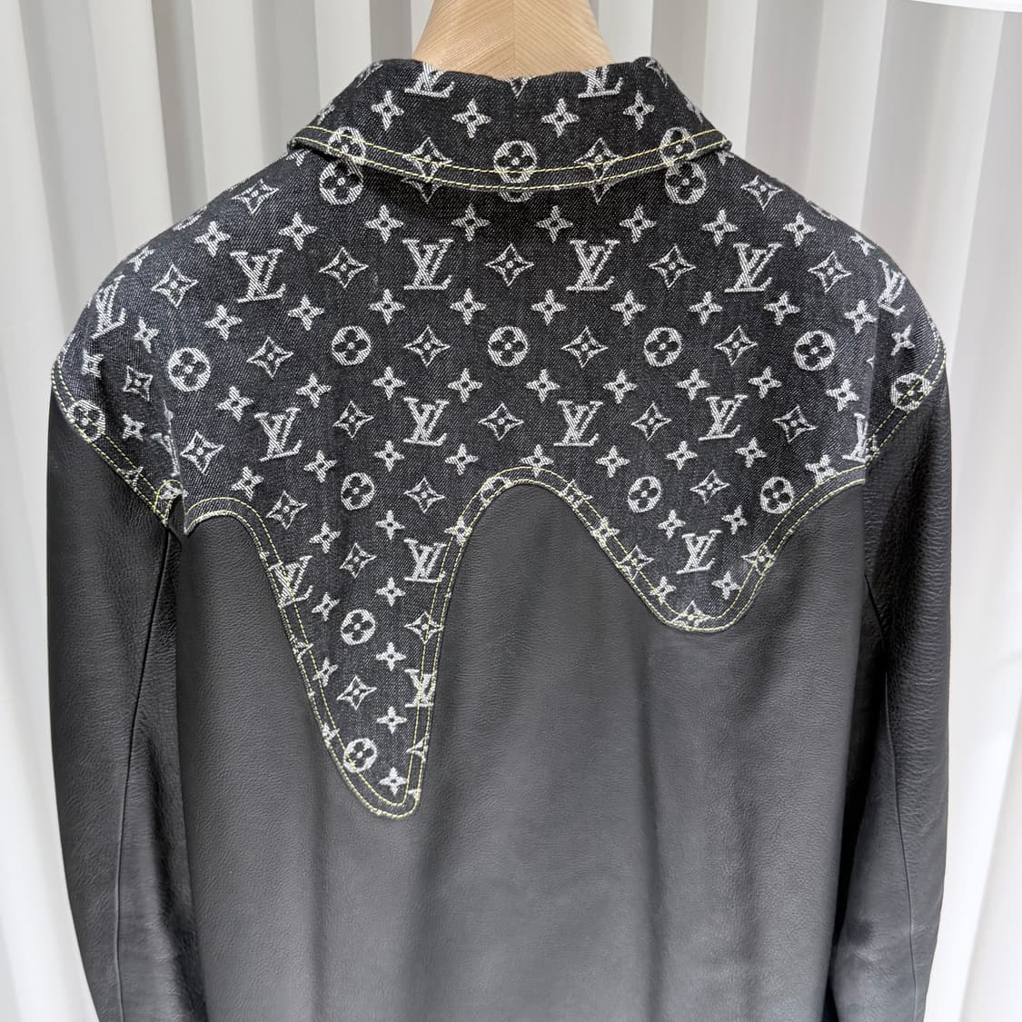 52 / 루이비통 X 니고 크레이지 레더 데님 블루종 자켓 상품이미지6