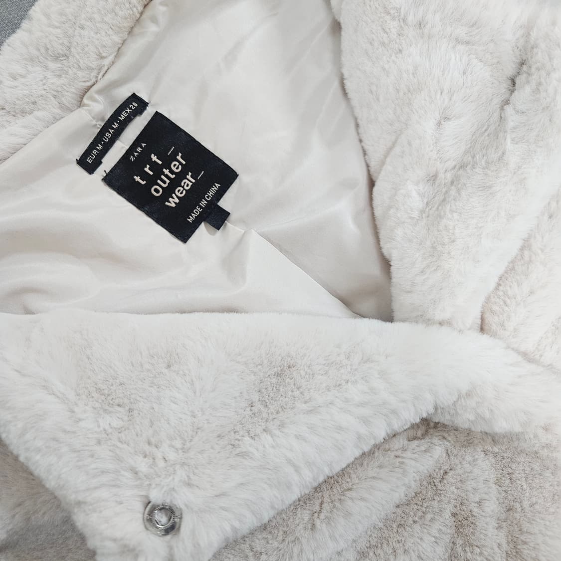 자라 아이보리 트리밍 에코 퍼 자켓 상품이미지3