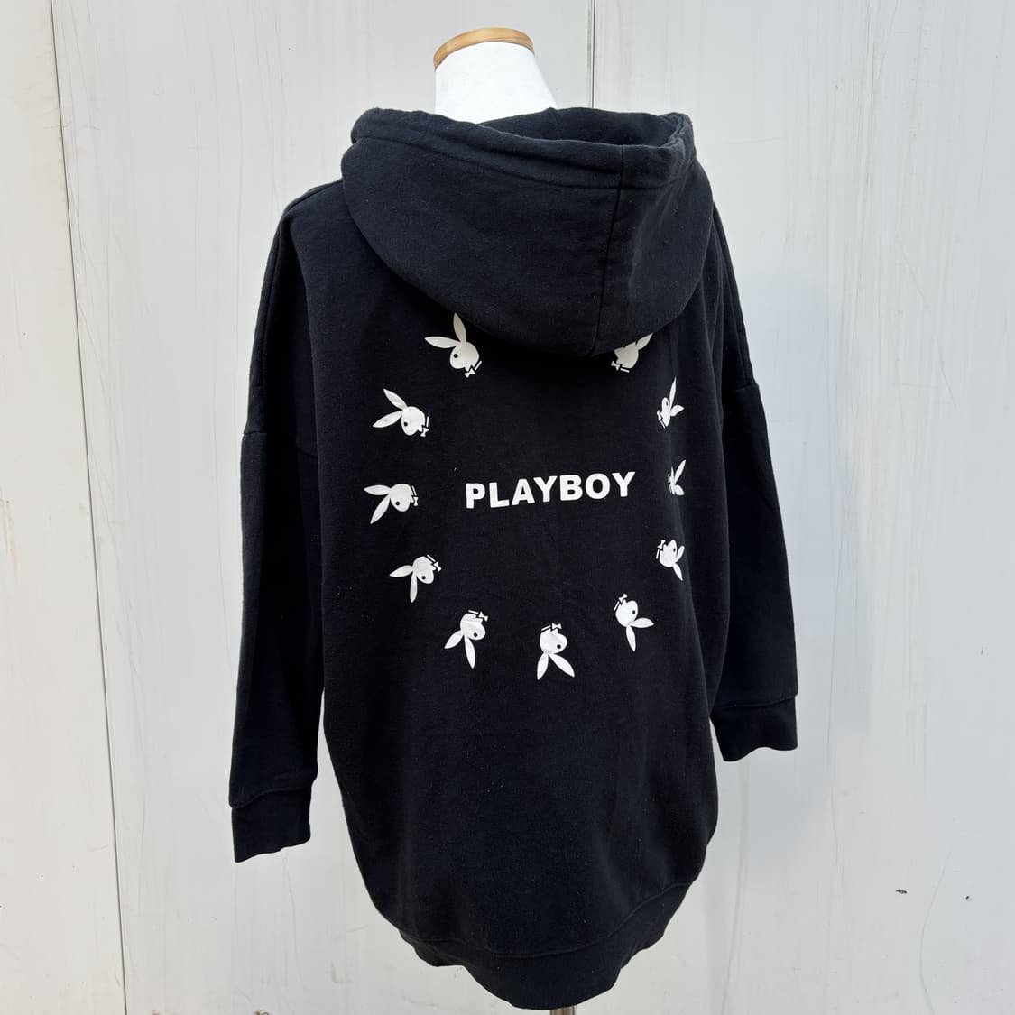 플레이보이 버니 로고 블랙 하프 집업 후드 티셔츠  상품이미지2