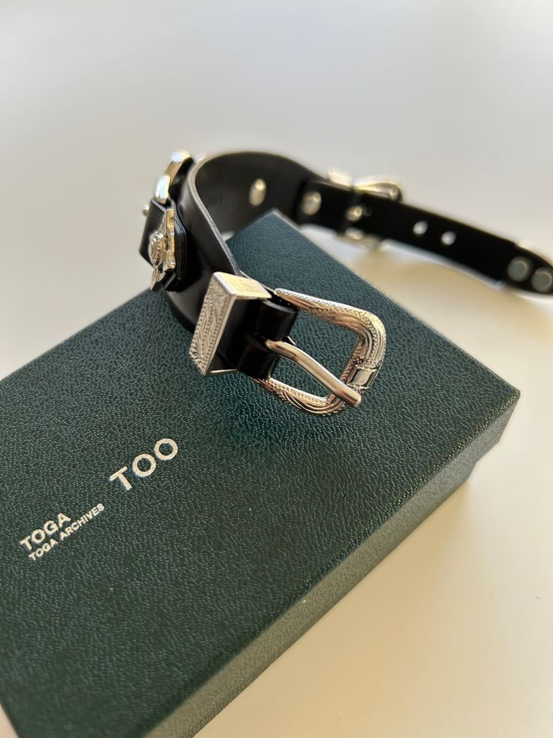 DOUBLE BUCKLE CONCHO BANGLE 더블 버클 콘초 뱅글 상품이미지4