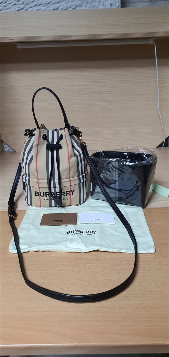 버버리 포이베 버킷백/크로스백 새상품급 정품(감정O) 상품이미지2