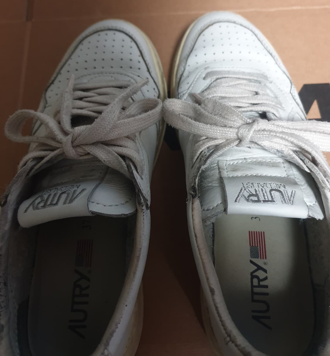 오트리 메달리스트 로우 스니커즈 37(240) 상품이미지4