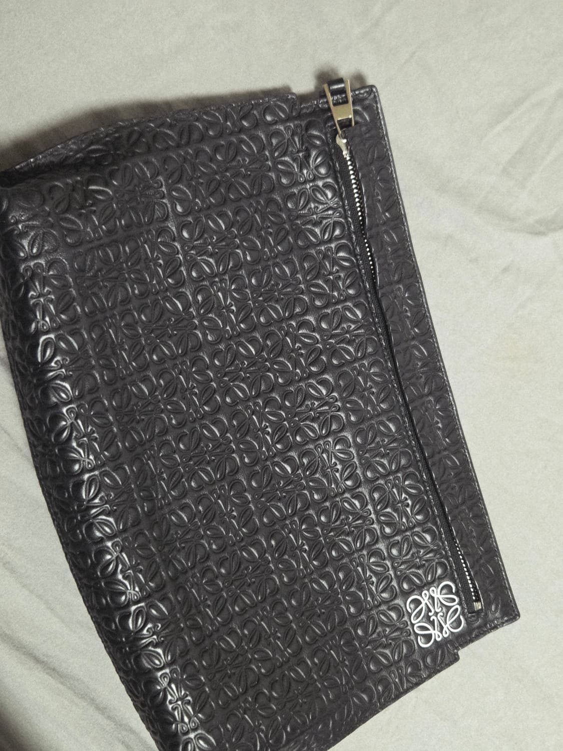 로에베 클러치 티파우치 상품이미지4