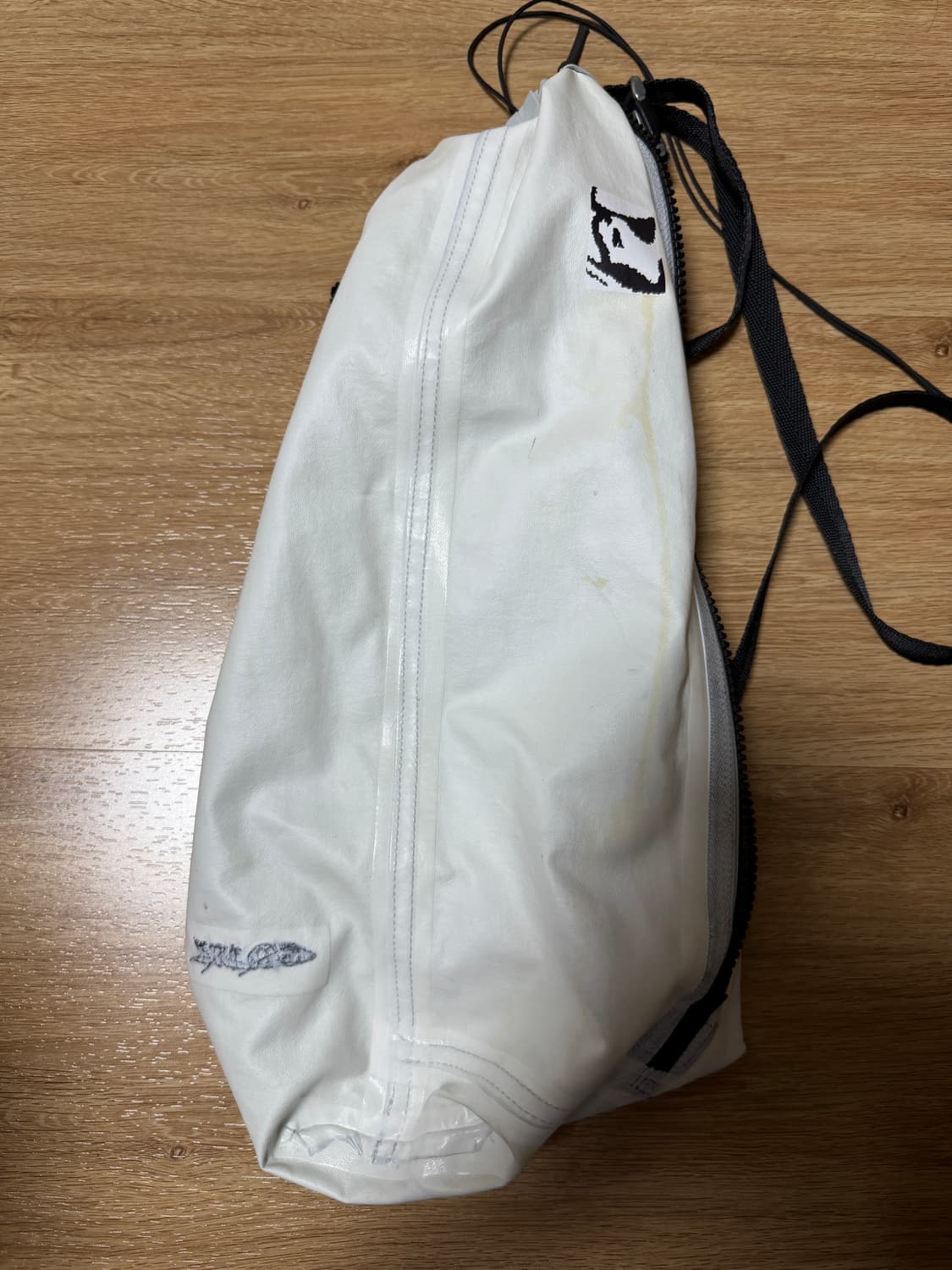 GR10K 테크 캔버스 숄더 파우치 라이트 그레이 상품이미지5