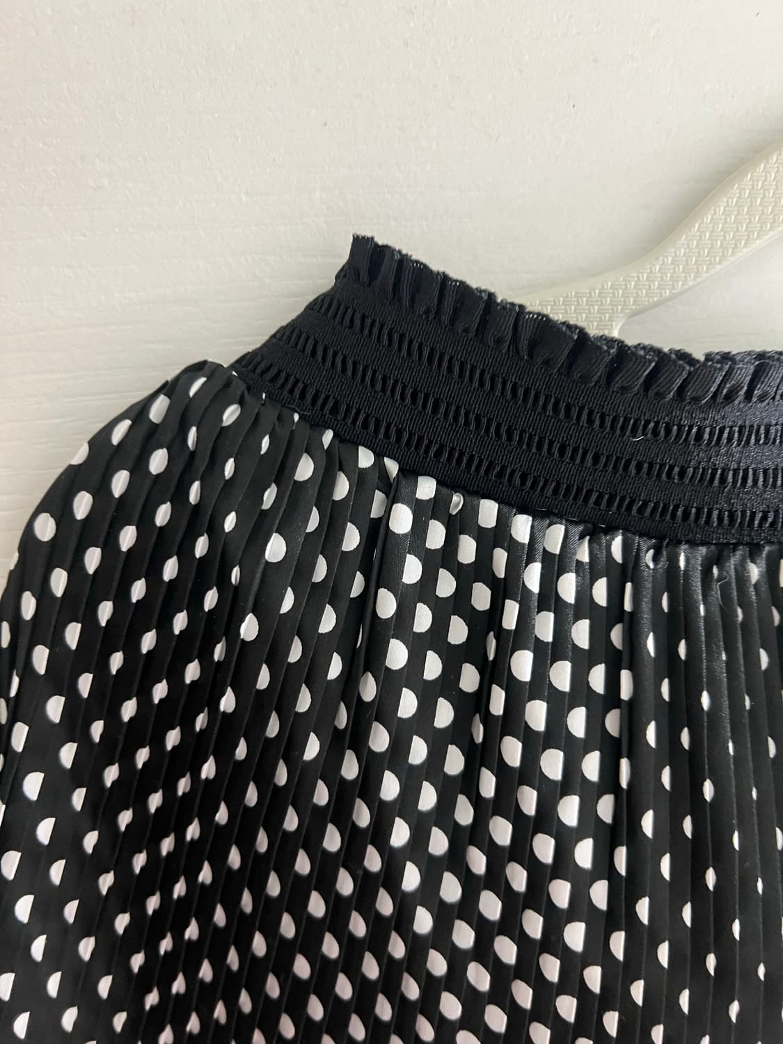 땡땡이 플리츠 미디 스커트 상품이미지4