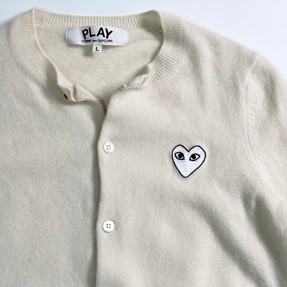 꼼데가르송 화이트 유넥 가디건   상품이미지3